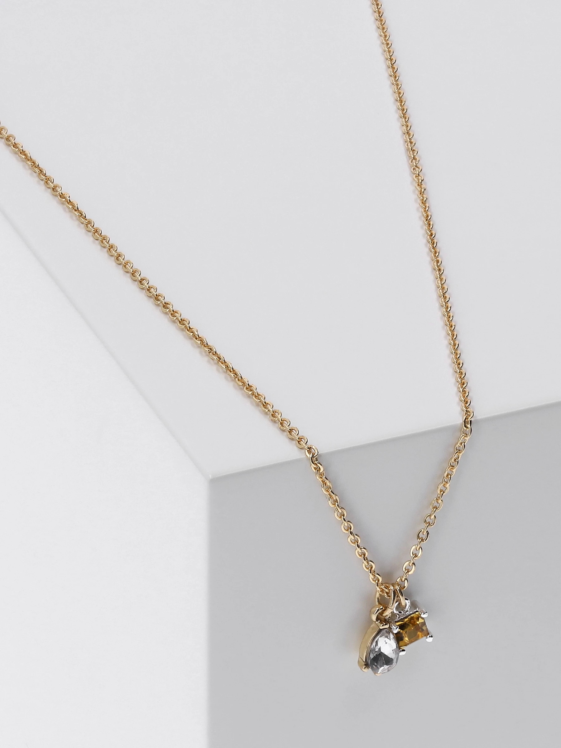 Accessories Kette Mit Strass-Anhänger Von Angelina Pannek 4 Accessories Kette Mit Strass-Anhänger Von Angelina Pannek – Bild 4